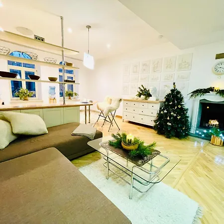 Spacious Apartment In Old Town Riga Exterior photo